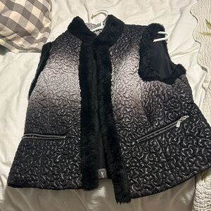 Peter Nygard Black Textured Women's Vest